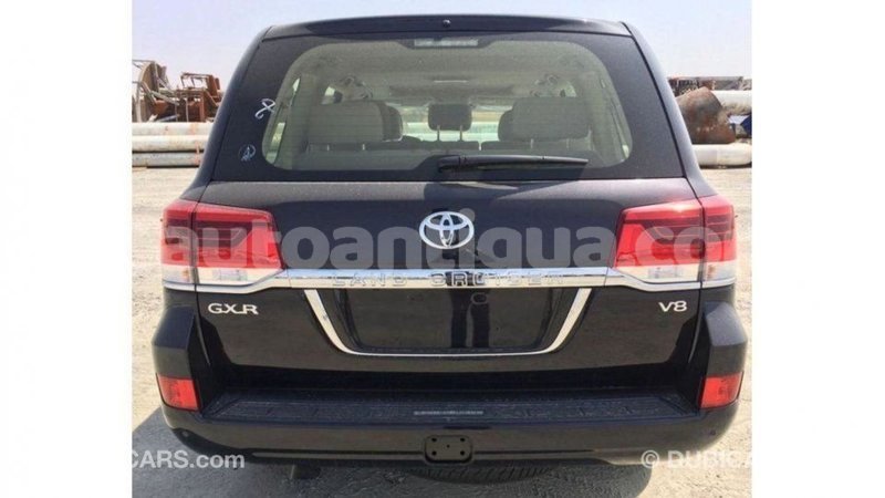 Big with watermark toyota land cruiser antigua import dubai 2436