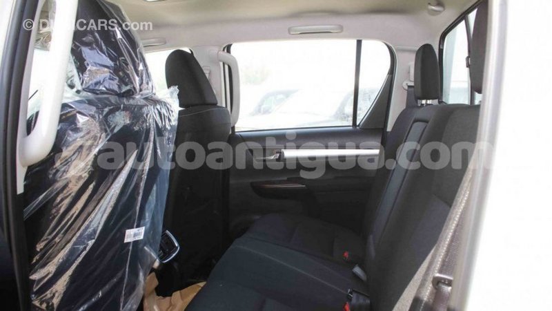 Big with watermark toyota hilux antigua import dubai 2457
