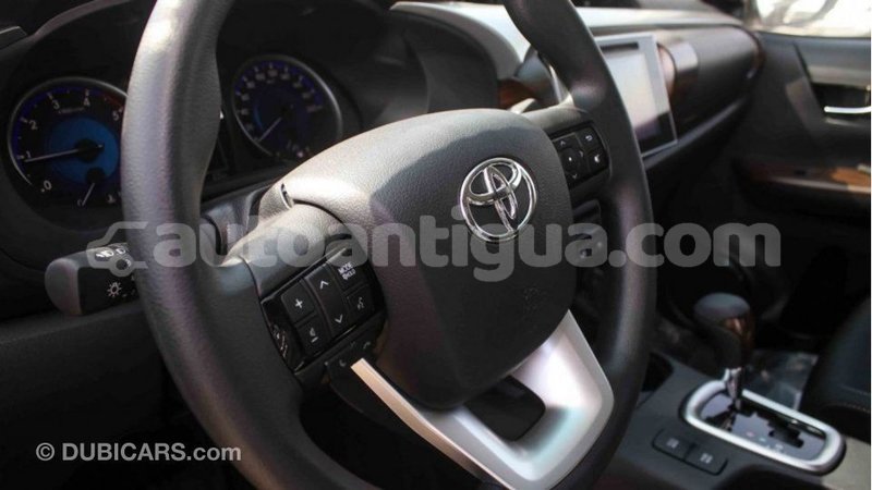Big with watermark toyota hilux antigua import dubai 2457