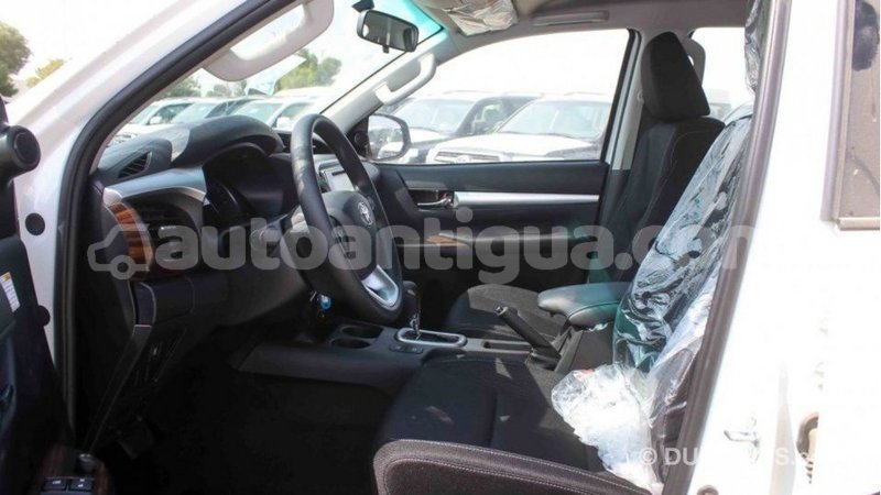 Big with watermark toyota hilux antigua import dubai 2457