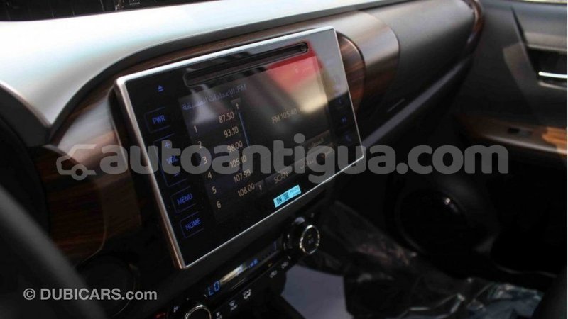 Big with watermark toyota hilux antigua import dubai 2457