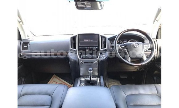 Buy Import Toyota Land Cruiser White Car in Import - Dubai in Antigua Buy Import Toyota Land Cruiser White Car in Import - Dubai in Antigua
