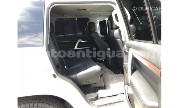 Buy Import Toyota Land Cruiser White Car in Import - Dubai in Antigua Buy Import Toyota Land Cruiser White Car in Import - Dubai in Antigua
