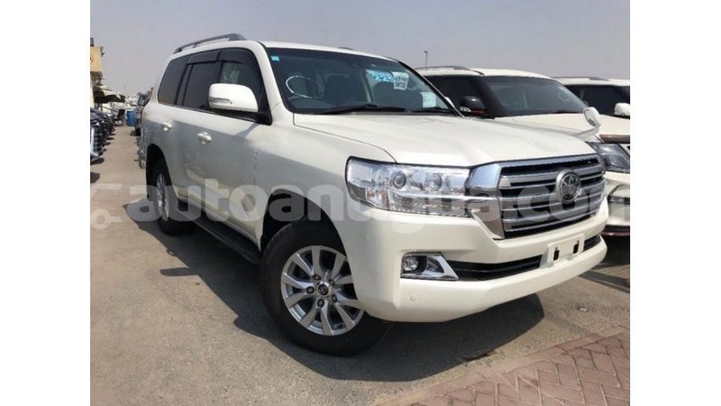 Big with watermark toyota land cruiser antigua import dubai 2463