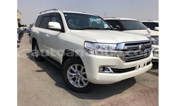 Buy Import Toyota Land Cruiser White Car in Import - Dubai in Antigua Buy Import Toyota Land Cruiser White Car in Import - Dubai in Antigua