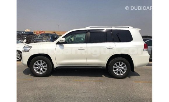 Buy Import Toyota Land Cruiser White Car in Import - Dubai in Antigua Buy Import Toyota Land Cruiser White Car in Import - Dubai in Antigua