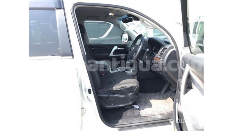 Big with watermark toyota land cruiser antigua import dubai 2463