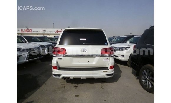 Buy Import Toyota Land Cruiser White Car in Import - Dubai in Antigua Buy Import Toyota Land Cruiser White Car in Import - Dubai in Antigua
