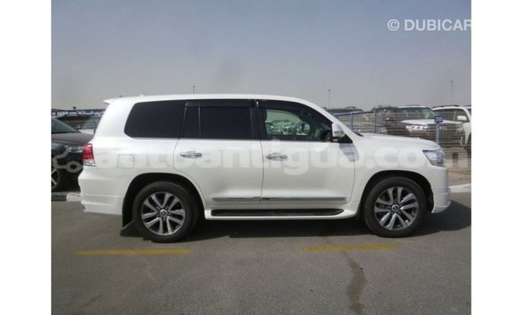 Buy Import Toyota Land Cruiser White Car in Import - Dubai in Antigua Buy Import Toyota Land Cruiser White Car in Import - Dubai in Antigua