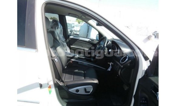 Buy Import Mercedes-Benz 190 (W201) White Car in Import - Dubai in Antigua Buy Import Mercedes-Benz 190 (W201) White Car in Import - Dubai in Antigua