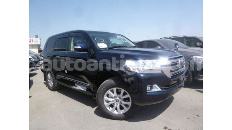Big with watermark toyota land cruiser antigua import dubai 2473