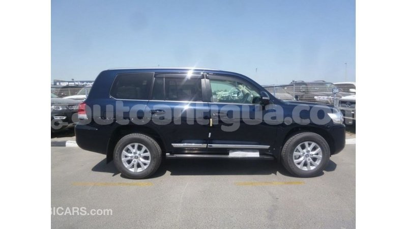 Big with watermark toyota land cruiser antigua import dubai 2473