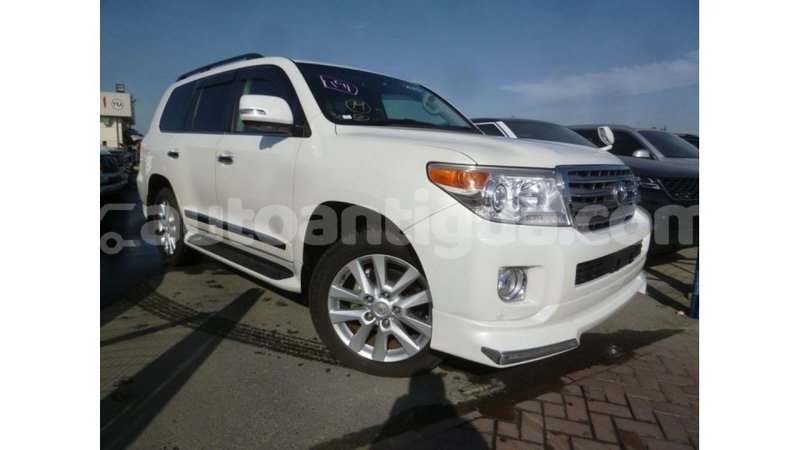 Big with watermark toyota land cruiser antigua import dubai 2480