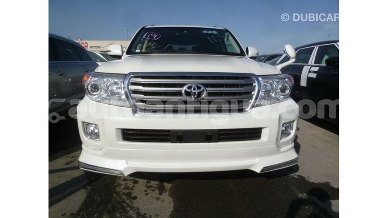 Big with watermark toyota land cruiser antigua import dubai 2480