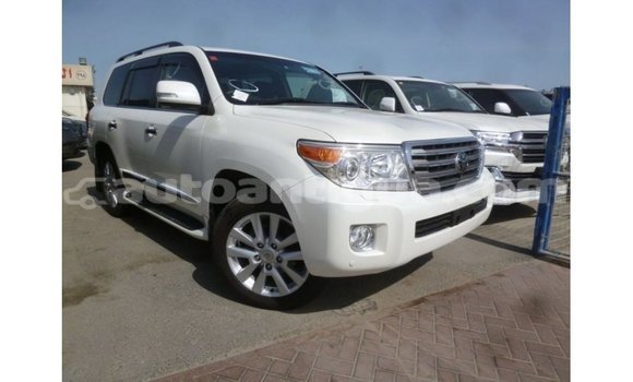 Buy Import Toyota Land Cruiser White Car in Import - Dubai in Antigua Buy Import Toyota Land Cruiser White Car in Import - Dubai in Antigua