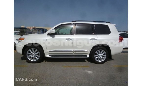 Buy Import Toyota Land Cruiser White Car in Import - Dubai in Antigua Buy Import Toyota Land Cruiser White Car in Import - Dubai in Antigua