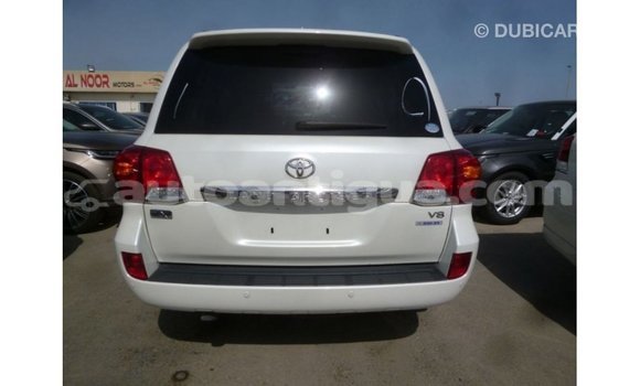 Buy Import Toyota Land Cruiser White Car in Import - Dubai in Antigua Buy Import Toyota Land Cruiser White Car in Import - Dubai in Antigua