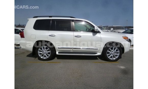 Buy Import Toyota Land Cruiser White Car in Import - Dubai in Antigua Buy Import Toyota Land Cruiser White Car in Import - Dubai in Antigua