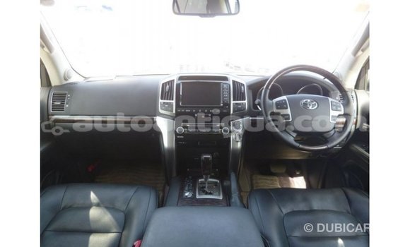 Buy Import Toyota Land Cruiser White Car in Import - Dubai in Antigua Buy Import Toyota Land Cruiser White Car in Import - Dubai in Antigua