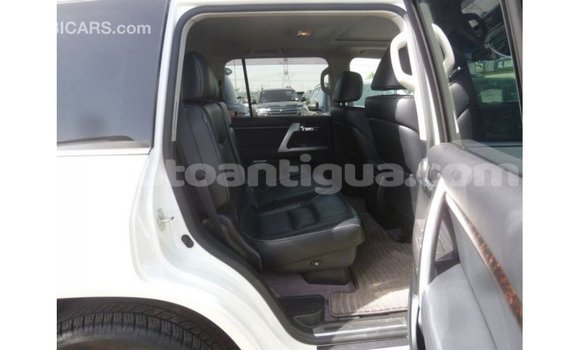 Buy Import Toyota Land Cruiser White Car in Import - Dubai in Antigua Buy Import Toyota Land Cruiser White Car in Import - Dubai in Antigua