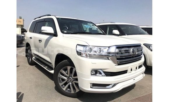 Buy Import Toyota Land Cruiser White Car in Import - Dubai in Antigua Buy Import Toyota Land Cruiser White Car in Import - Dubai in Antigua