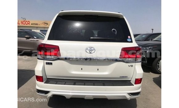 Buy Import Toyota Land Cruiser White Car in Import - Dubai in Antigua Buy Import Toyota Land Cruiser White Car in Import - Dubai in Antigua
