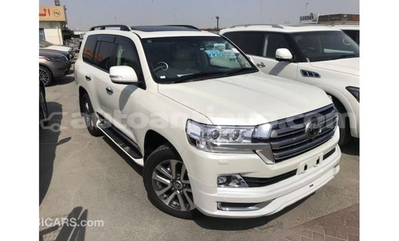 Buy Import Toyota Land Cruiser White Car in Import - Dubai in Antigua Buy Import Toyota Land Cruiser White Car in Import - Dubai in Antigua