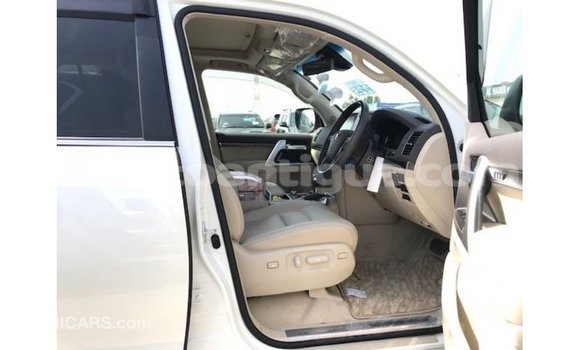 Buy Import Toyota Land Cruiser White Car in Import - Dubai in Antigua Buy Import Toyota Land Cruiser White Car in Import - Dubai in Antigua