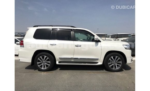 Buy Import Toyota Land Cruiser White Car in Import - Dubai in Antigua Buy Import Toyota Land Cruiser White Car in Import - Dubai in Antigua