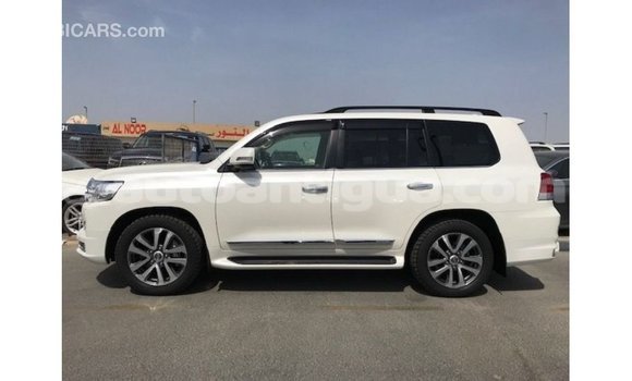 Buy Import Toyota Land Cruiser White Car in Import - Dubai in Antigua Buy Import Toyota Land Cruiser White Car in Import - Dubai in Antigua