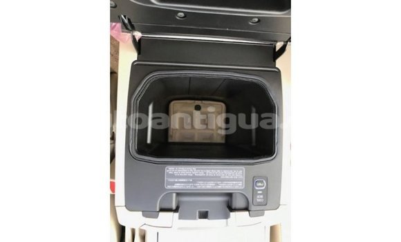 Buy Import Toyota Land Cruiser White Car in Import - Dubai in Antigua Buy Import Toyota Land Cruiser White Car in Import - Dubai in Antigua