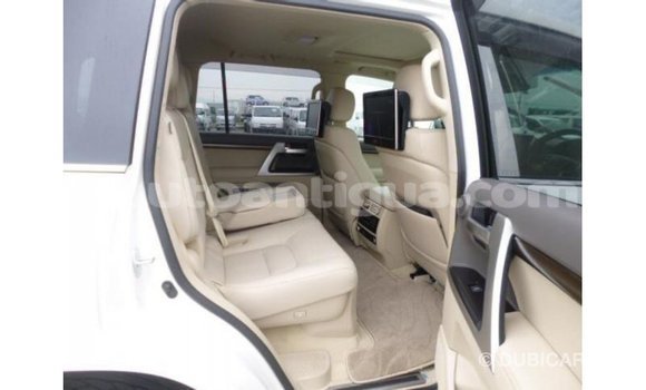 Buy Import Toyota Land Cruiser White Car in Import - Dubai in Antigua Buy Import Toyota Land Cruiser White Car in Import - Dubai in Antigua