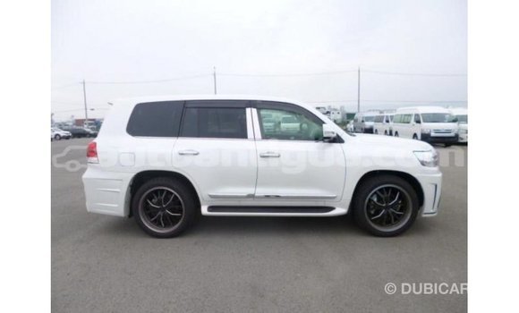 Buy Import Toyota Land Cruiser White Car in Import - Dubai in Antigua Buy Import Toyota Land Cruiser White Car in Import - Dubai in Antigua