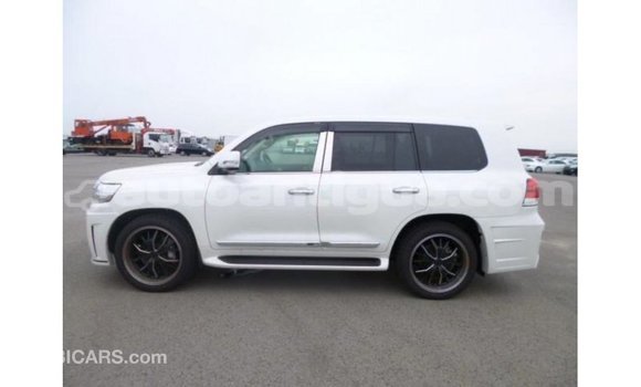 Buy Import Toyota Land Cruiser White Car in Import - Dubai in Antigua Buy Import Toyota Land Cruiser White Car in Import - Dubai in Antigua