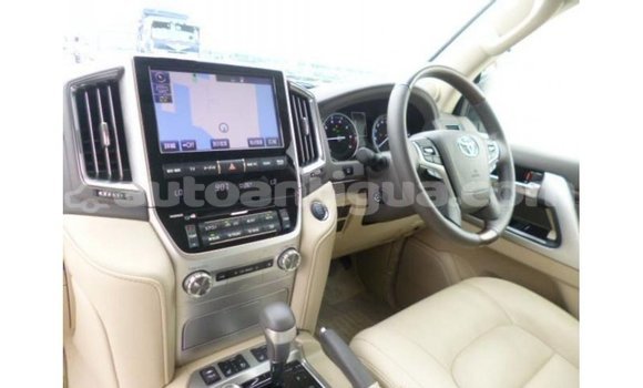 Buy Import Toyota Land Cruiser White Car in Import - Dubai in Antigua Buy Import Toyota Land Cruiser White Car in Import - Dubai in Antigua