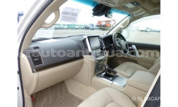 Buy Import Toyota Land Cruiser White Car in Import - Dubai in Antigua Buy Import Toyota Land Cruiser White Car in Import - Dubai in Antigua