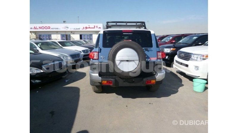 Big with watermark toyota fj cruiser antigua import dubai 2509