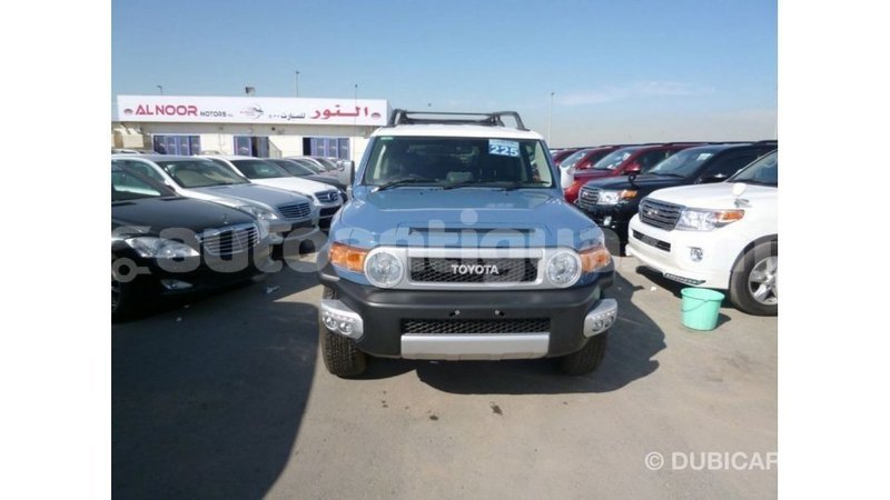 Big with watermark toyota fj cruiser antigua import dubai 2509