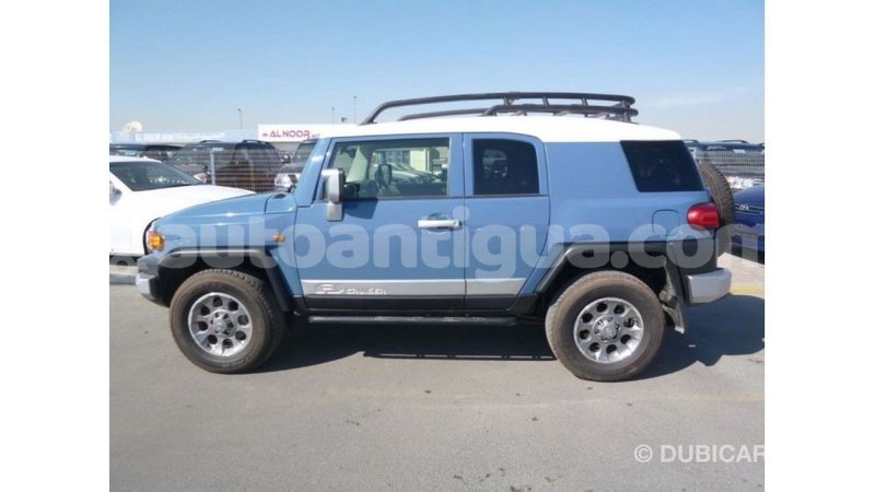Big with watermark toyota fj cruiser antigua import dubai 2509
