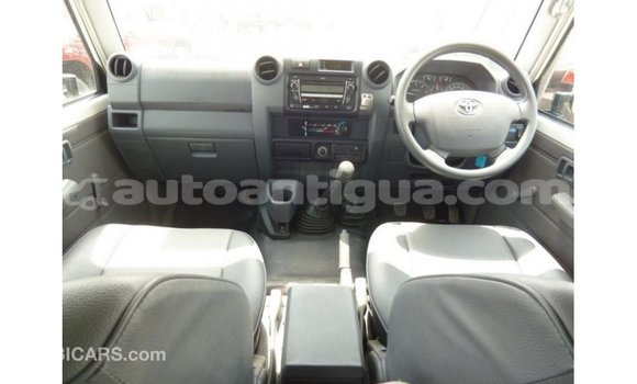 Buy Import Toyota Land Cruiser White Car in Import - Dubai in Antigua Buy Import Toyota Land Cruiser White Car in Import - Dubai in Antigua