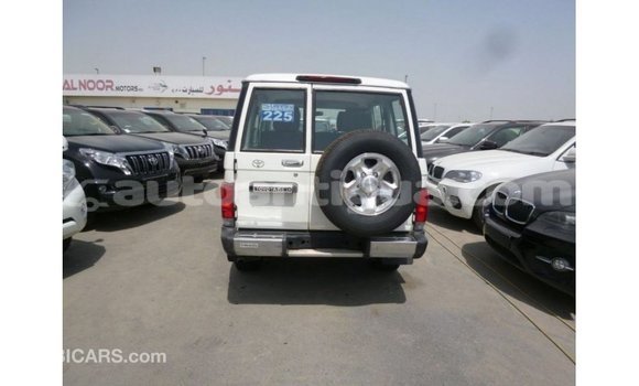 Buy Import Toyota Land Cruiser White Car in Import - Dubai in Antigua Buy Import Toyota Land Cruiser White Car in Import - Dubai in Antigua