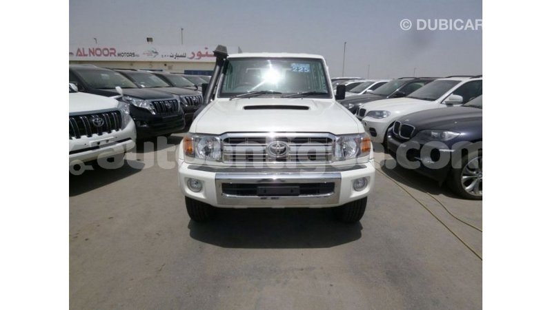 Big with watermark toyota land cruiser antigua import dubai 2515