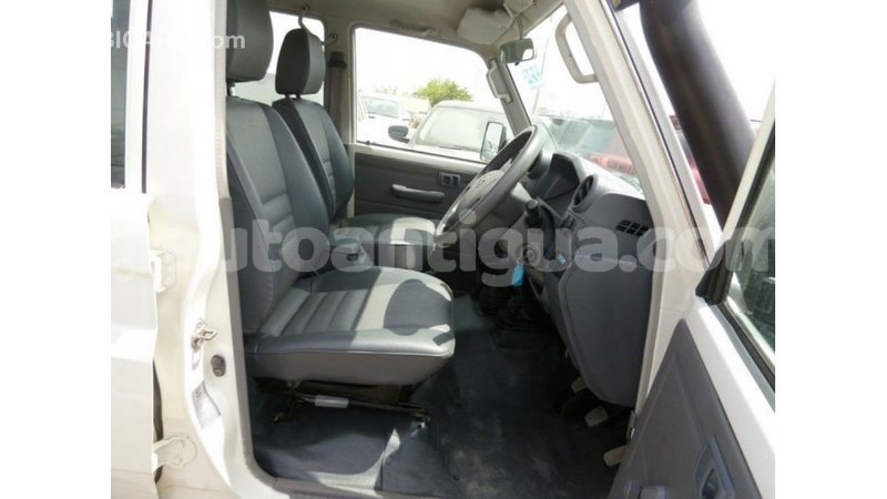 Big with watermark toyota land cruiser antigua import dubai 2515
