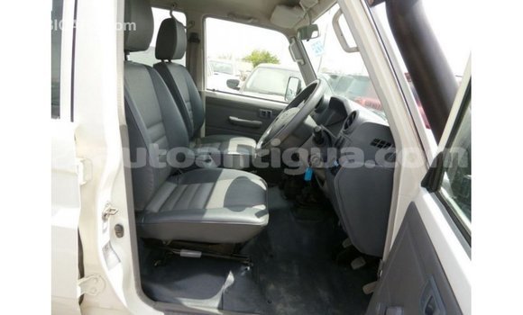 Buy Import Toyota Land Cruiser White Car in Import - Dubai in Antigua Buy Import Toyota Land Cruiser White Car in Import - Dubai in Antigua