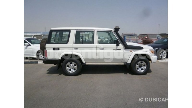 Big with watermark toyota land cruiser antigua import dubai 2515