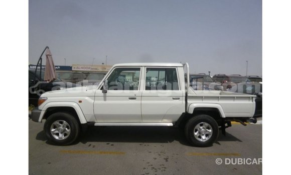 Buy Import Toyota Land Cruiser White Car in Import - Dubai in Antigua Buy Import Toyota Land Cruiser White Car in Import - Dubai in Antigua