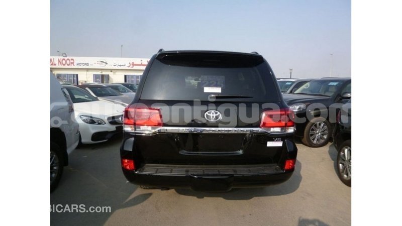 Big with watermark toyota land cruiser antigua import dubai 2526