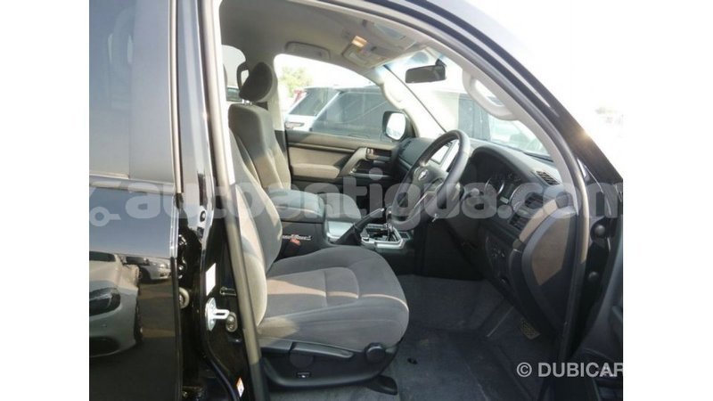 Big with watermark toyota land cruiser antigua import dubai 2526