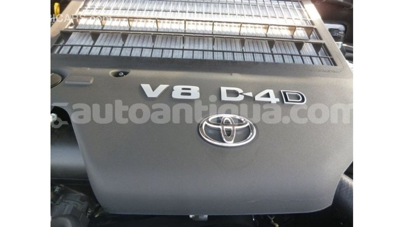 Big with watermark toyota land cruiser antigua import dubai 2526