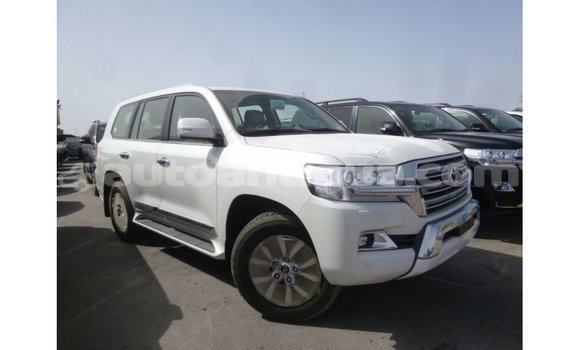 Buy Import Toyota Land Cruiser White Car in Import - Dubai in Antigua Buy Import Toyota Land Cruiser White Car in Import - Dubai in Antigua